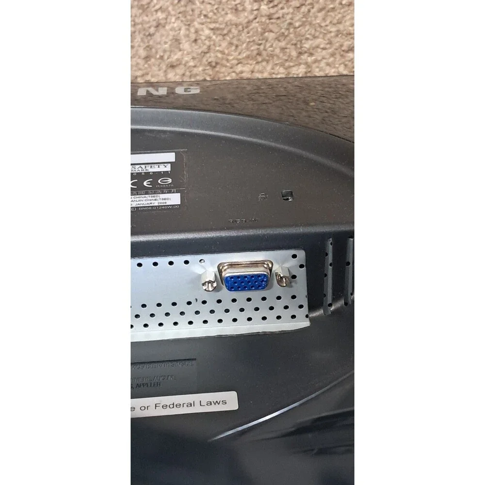 Samsung SyncMaster LCD Monitor 2032NW  20